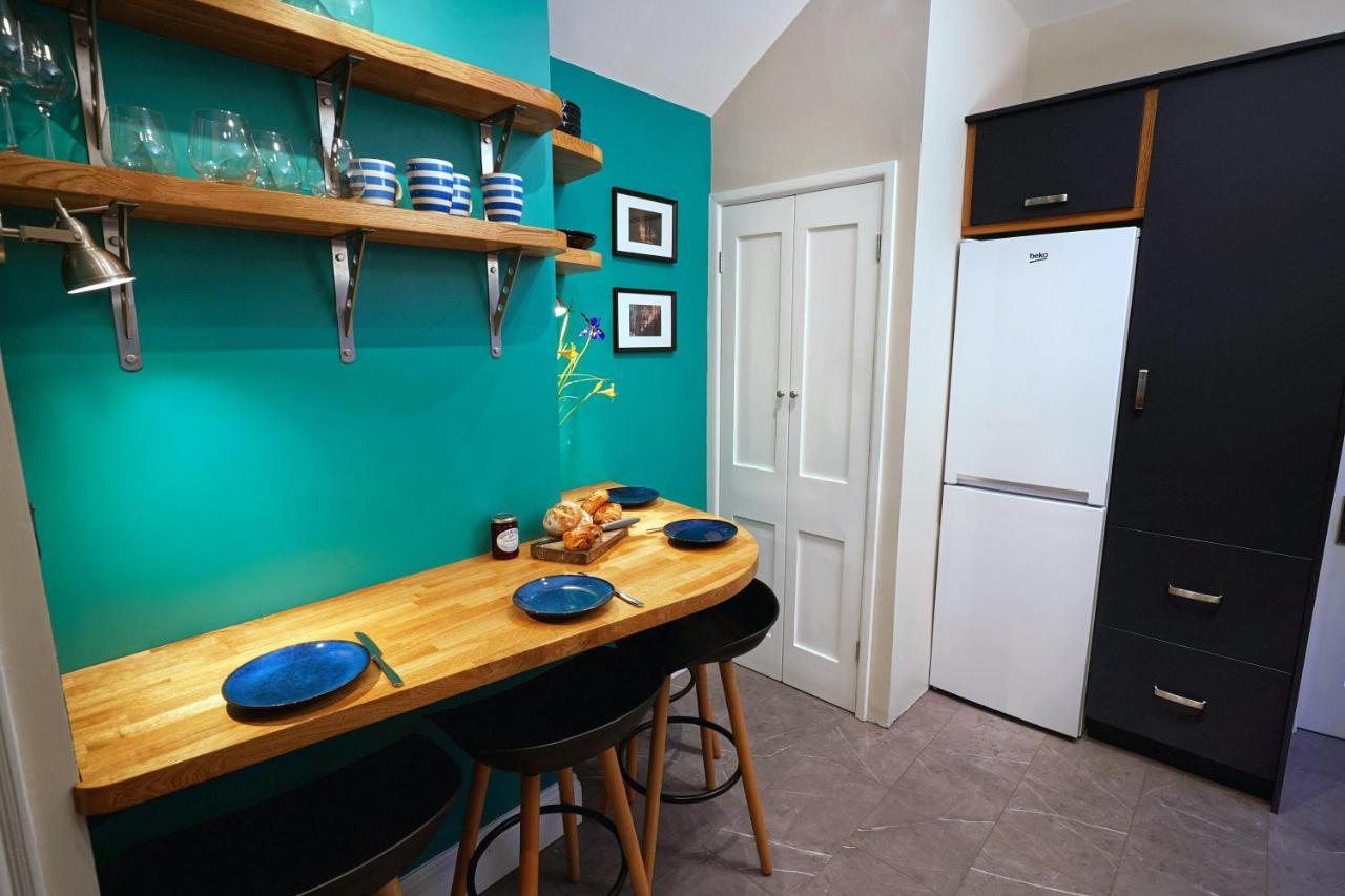 Tastefully Decorated 1-Bed With Free Parking - At Hem Apartman Winchester Kültér fotó