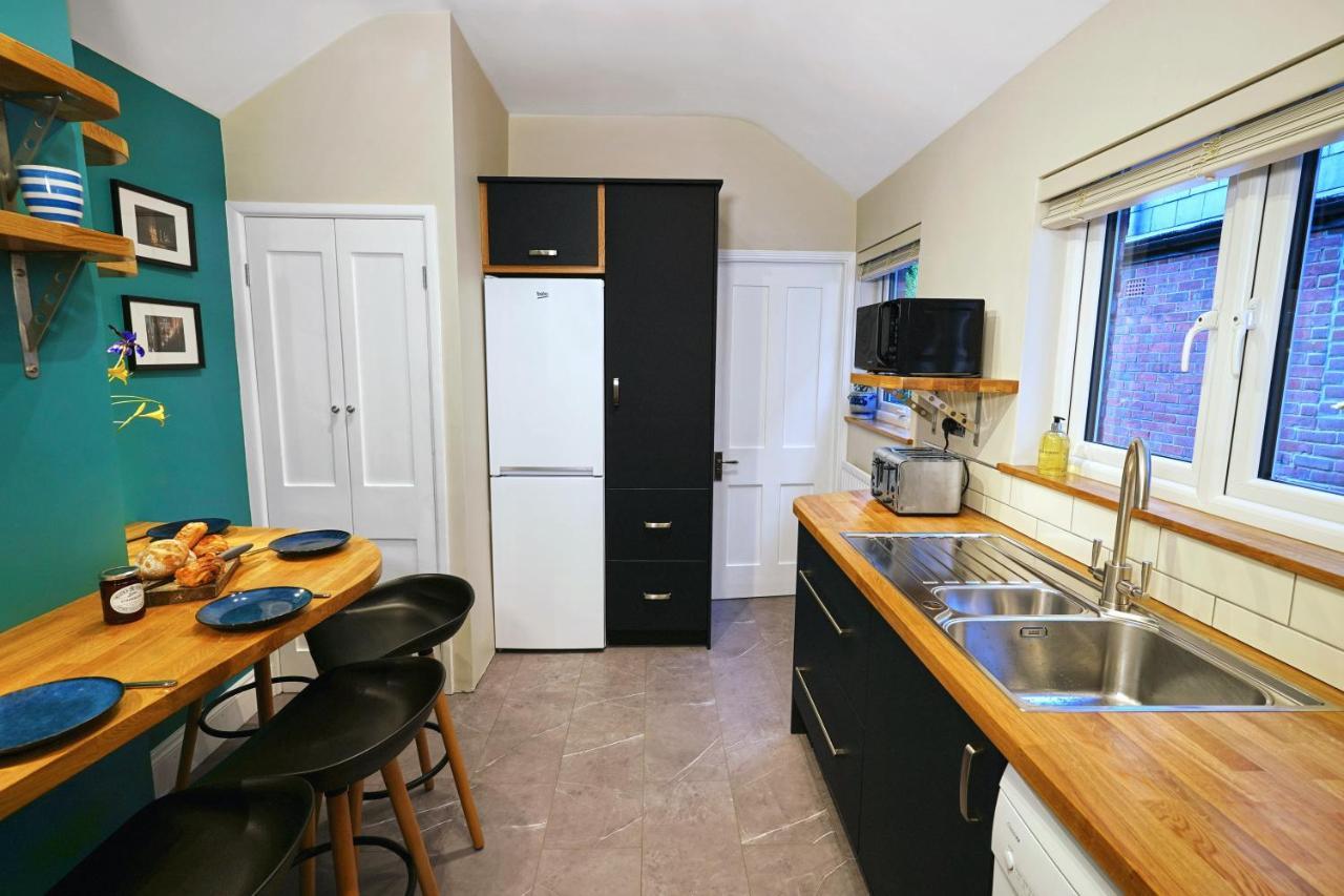 Tastefully Decorated 1-Bed With Free Parking - At Hem Apartman Winchester Kültér fotó